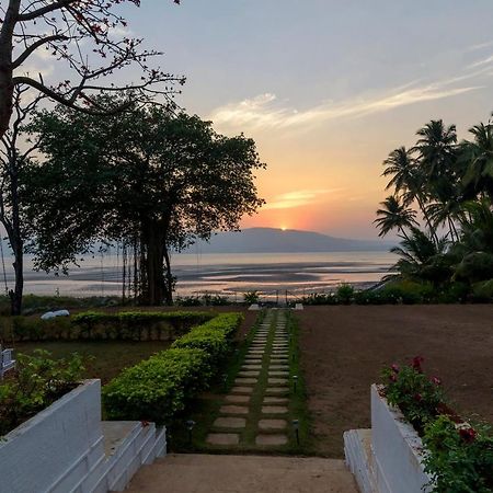 Saffronstays Little Paradise, Murud Exteriör bild