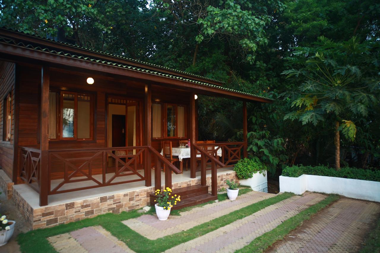 Saffronstays Little Paradise, Murud Exteriör bild