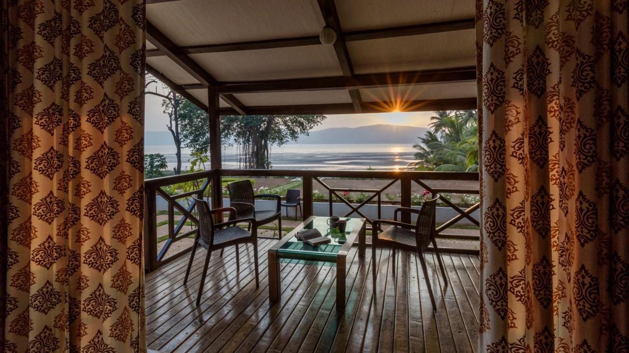 Saffronstays Little Paradise, Murud Exteriör bild